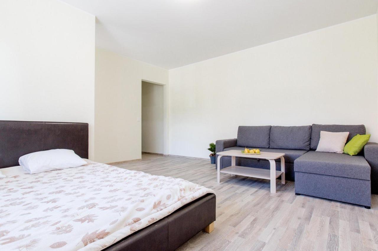 Sunny Apartment Near Bus Station Tallinn Eksteriør billede